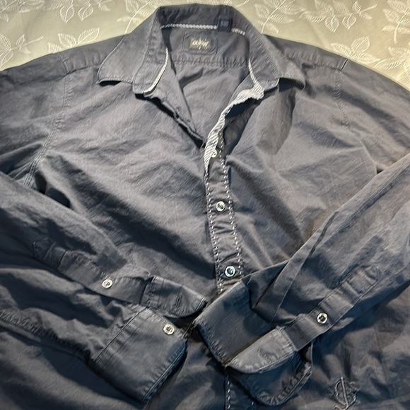 Men’s Guess Dress Shirt. - Picture 2 of 6
